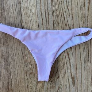 Cheeky bikini bottoms 😍